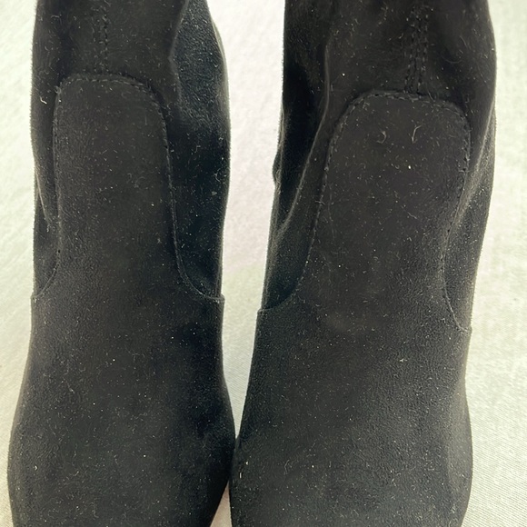 NWOT Nine West Reves, Black, Suade, Stiletto, Dress Bootie size 8.5M - Picture 12 of 13
